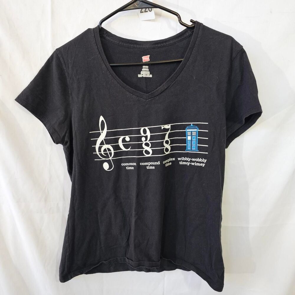#0226 Doctor Who TARDIS Music Time Signature Graphic V-Neck Tee Black M